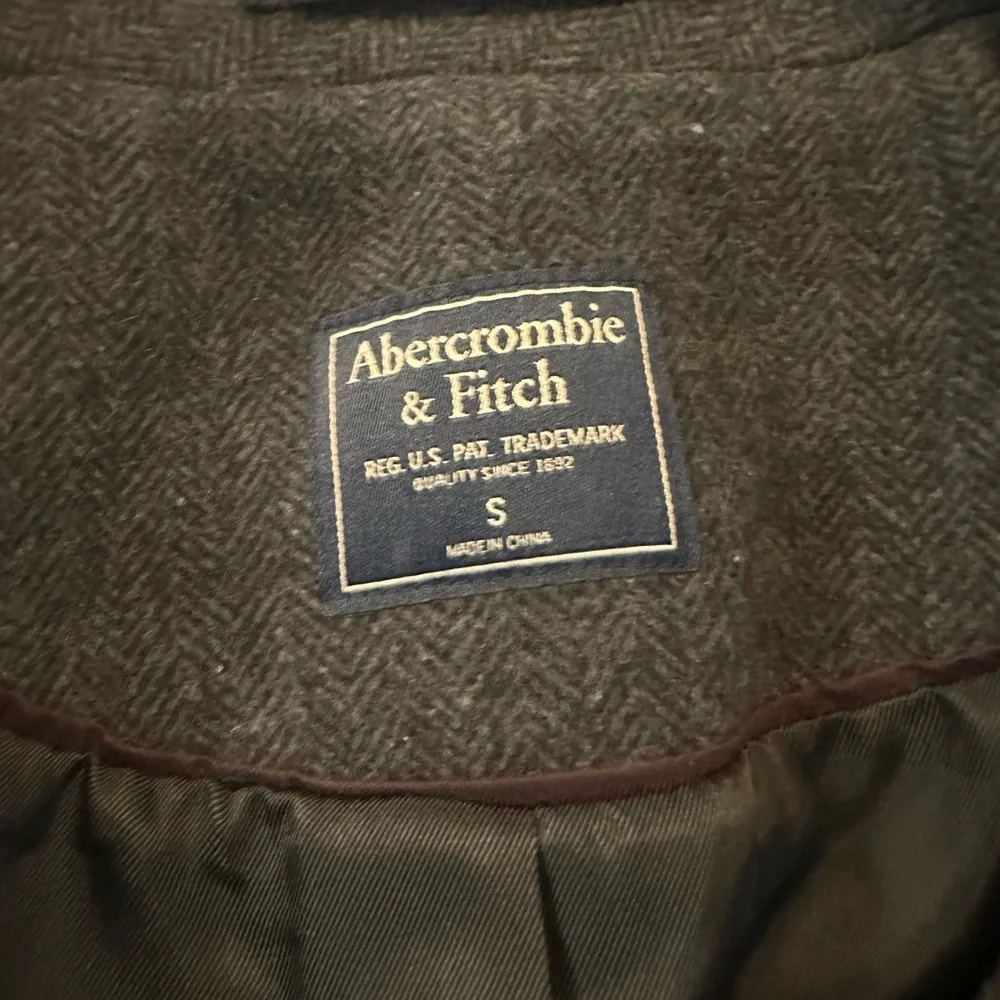Abercrombie & Fitch Gray Wool Pea Coat - Picture 3 of 3